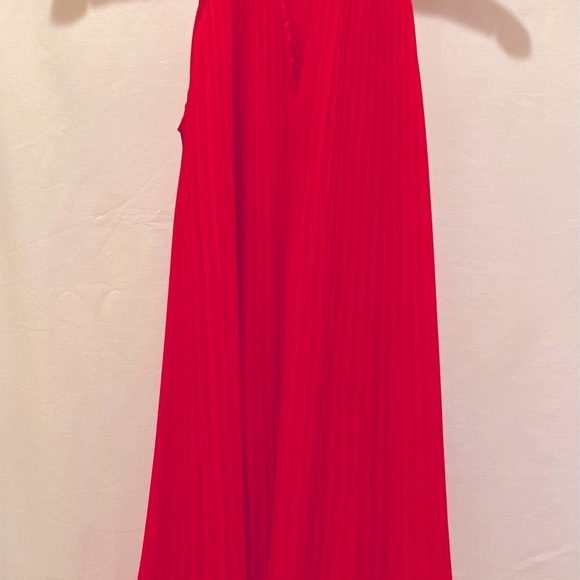 GUESS Pleaded Knee Length  Dress. Vibrant Color! - Picture 3 of 6